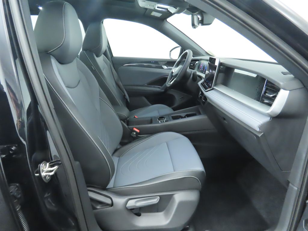 2025 Volkswagen Tiguan SE R-Line Black photo 19
