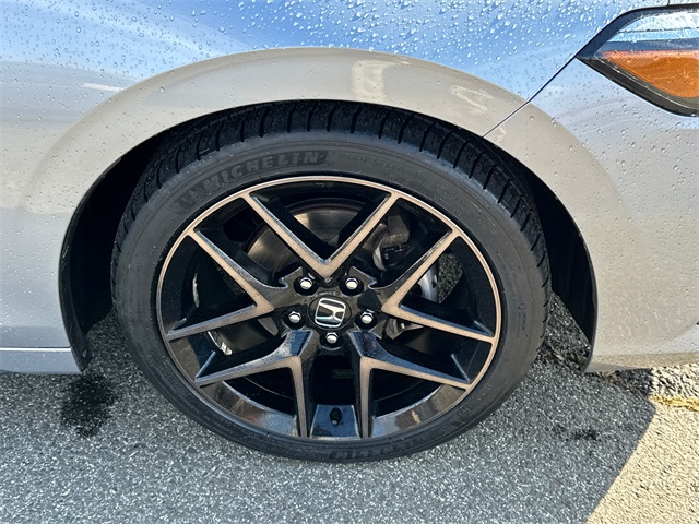 2023 Honda Civic Sport Touring photo 4