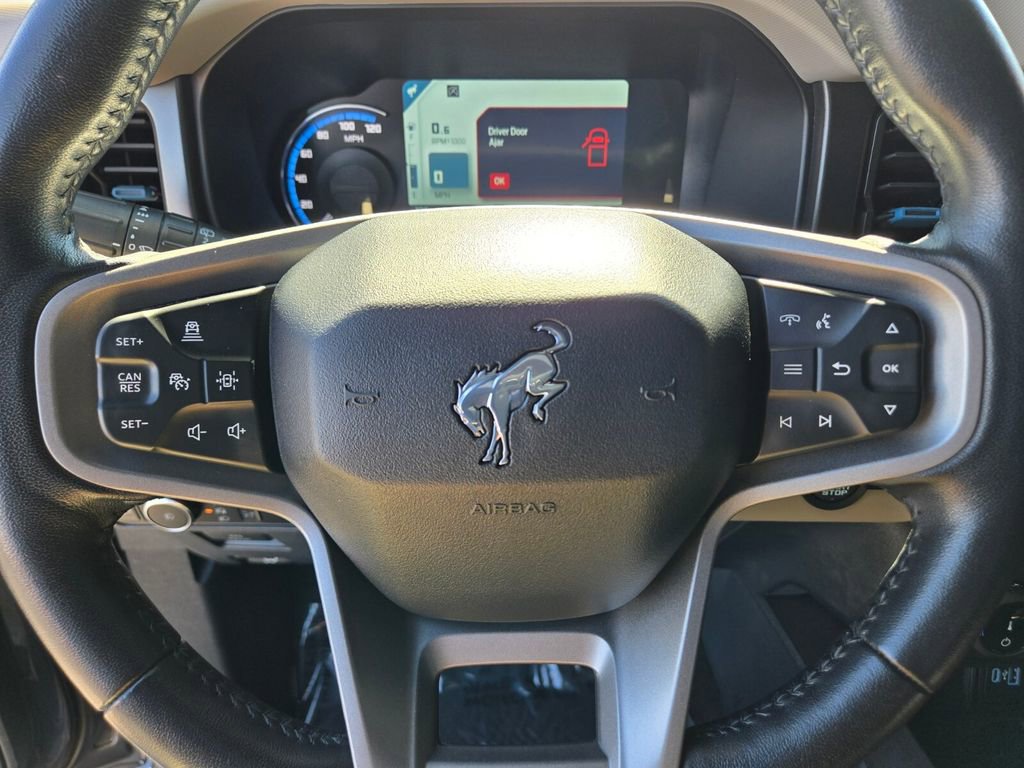 2022 Ford Bronco Base photo 22