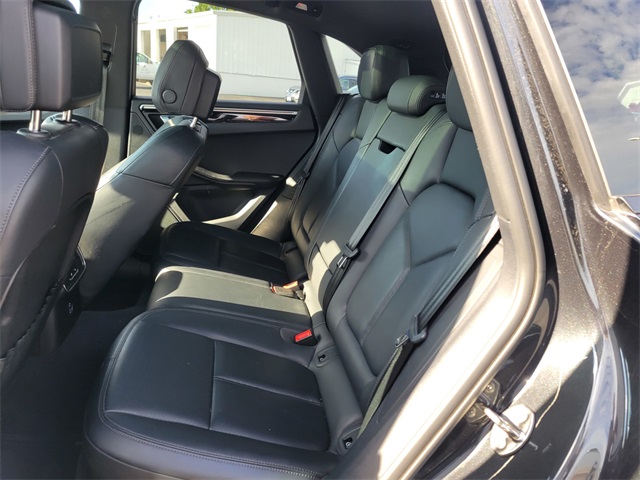 2023 Porsche Macan T photo 14