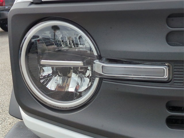 2025 Ford Bronco Base photo 9