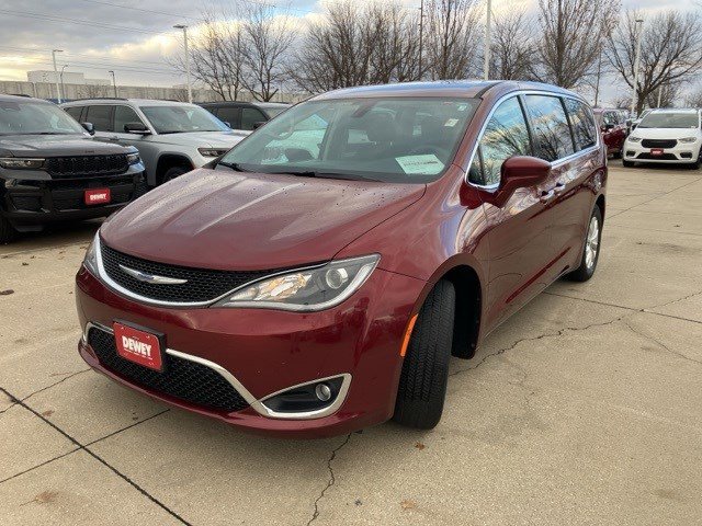 2018 Chrysler Pacifica Touring Plus photo 3