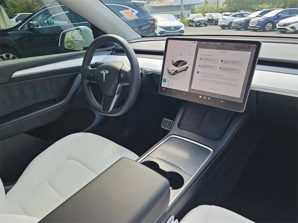 2023 Tesla Model Y Long Range photo 11