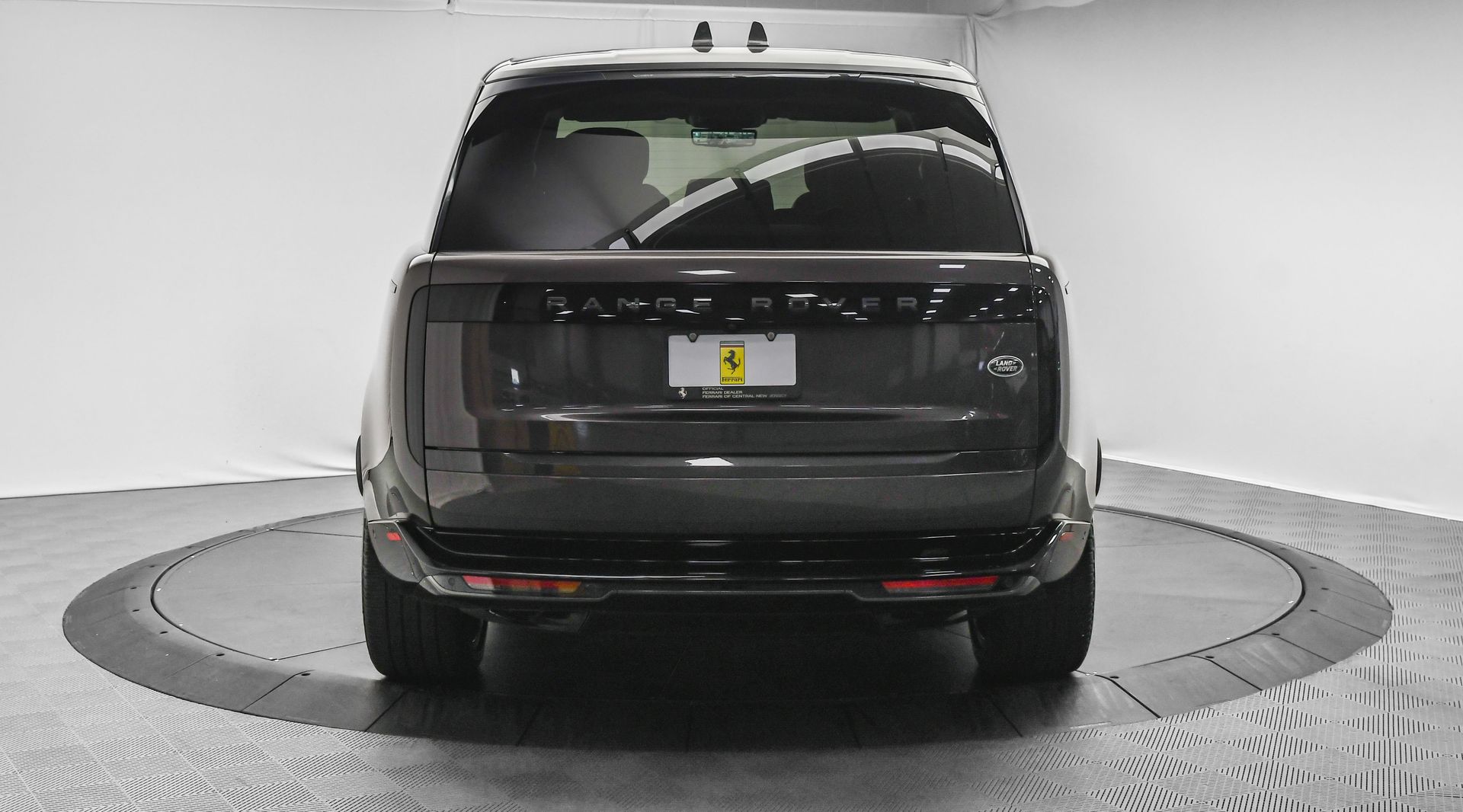 2022 Land Rover Range Rover First Edition photo 3