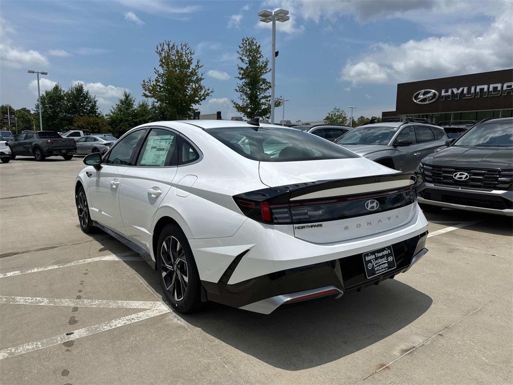 2025 Hyundai Sonata SEL photo 3