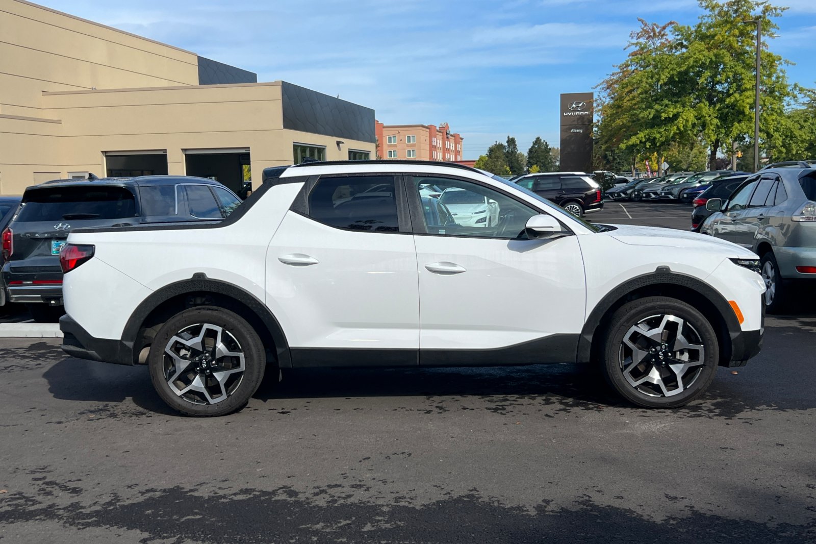2024 Hyundai Santa Cruz Limited photo 2