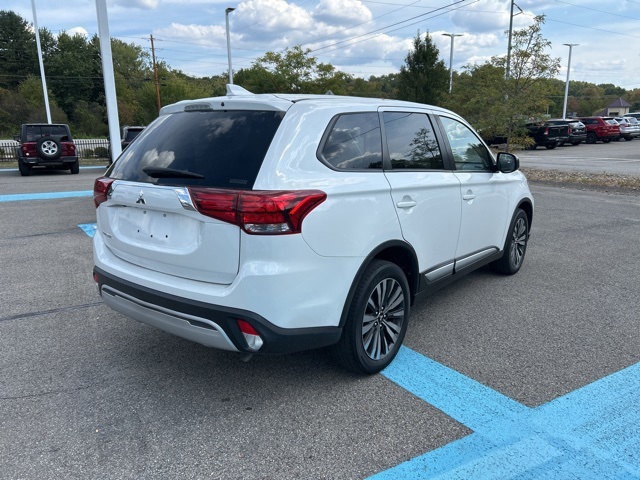 2020 Mitsubishi Outlander ES photo 4