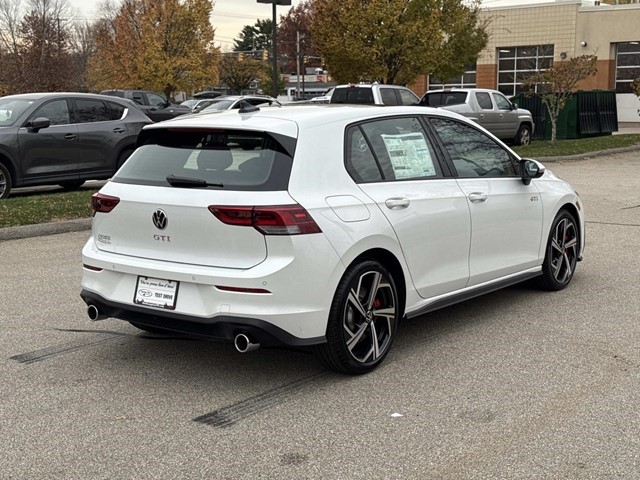 2025 Volkswagen Golf GTI SE photo 4