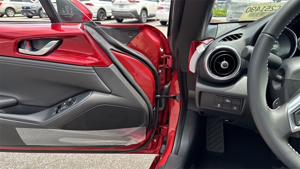 2025 Mazda MX-5 Miata Miata RF Grand Touring photo 21