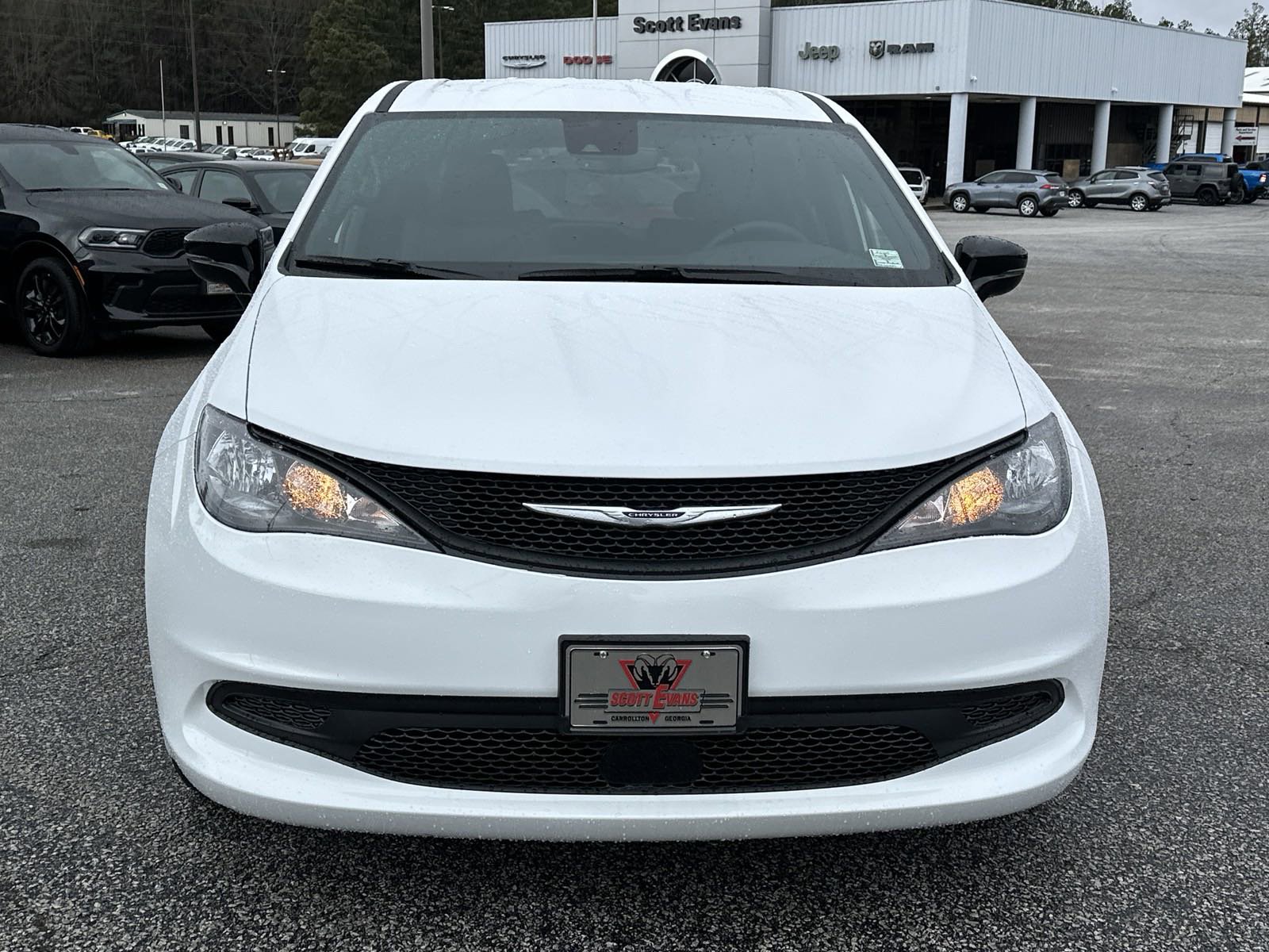 2025 Chrysler Voyager LX photo 3