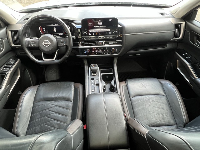 2022 Nissan Pathfinder Platinum photo 15