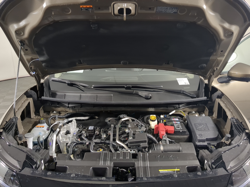 2025 Nissan Kicks SR photo 20