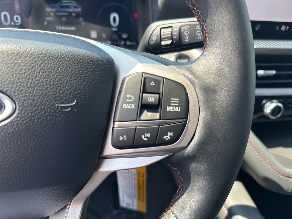 2025 Ford Explorer photo 18