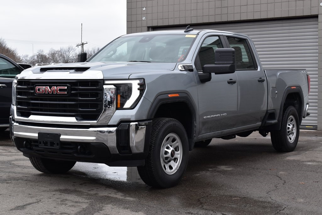 2024 GMC Sierra 2500HD Pro's photo