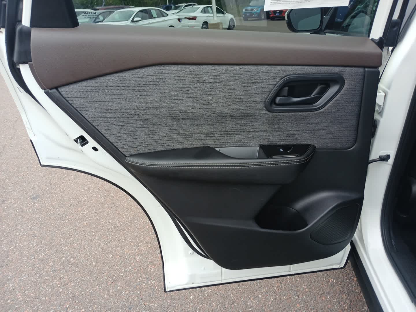 2022 Nissan Rogue S photo 23