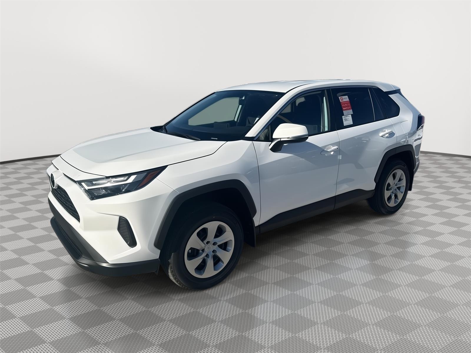 2025 Toyota RAV4 LE's photo