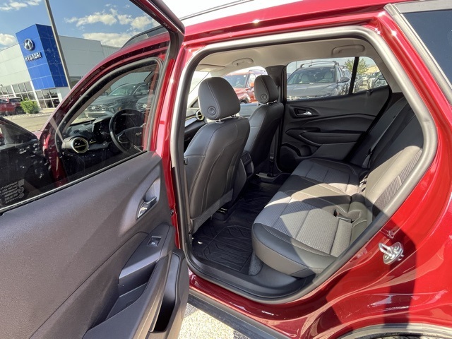 2024 Chevrolet Trax LT photo 22