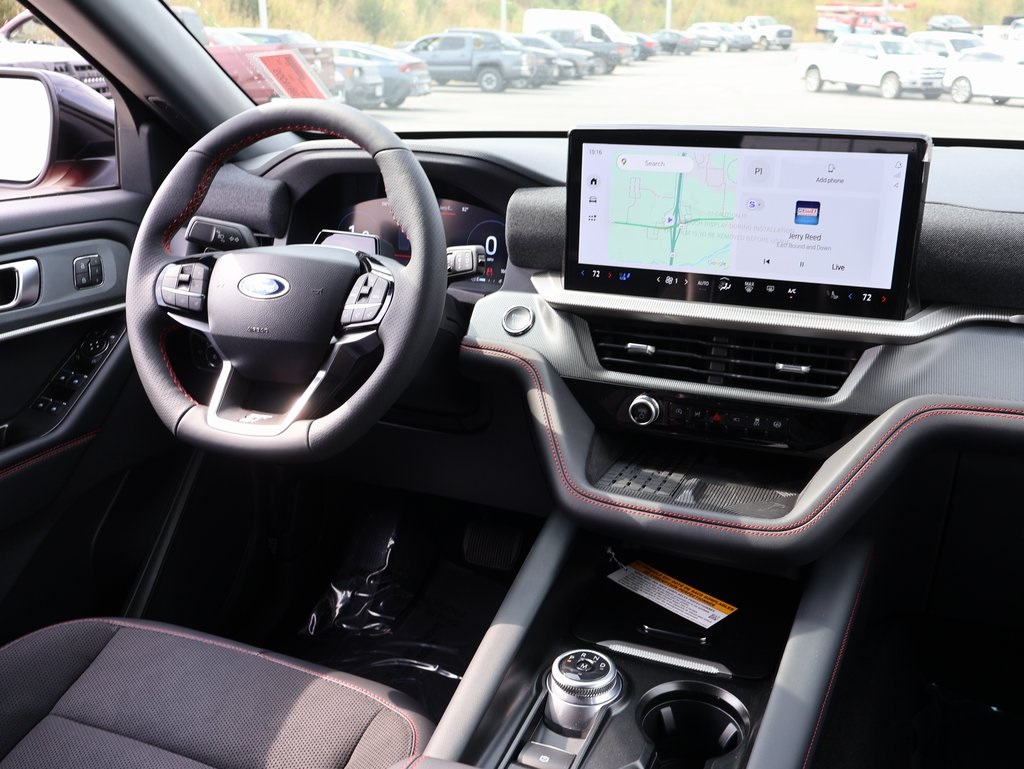 2025 Ford Explorer ST photo 12