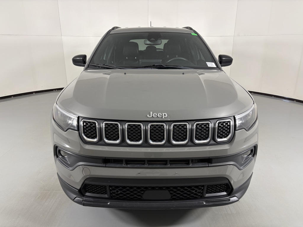2023 Jeep Compass Latitude photo 3