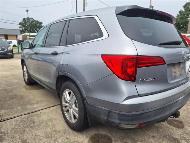 2016 Honda Pilot LX photo 4