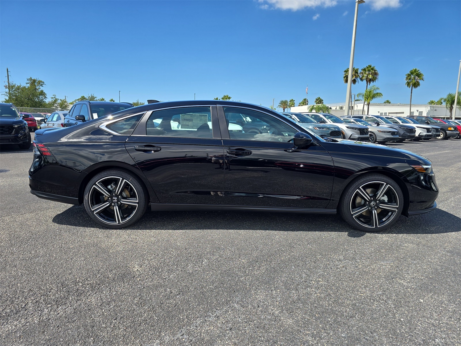 2025 Honda Accord Hybrid Sport photo 2