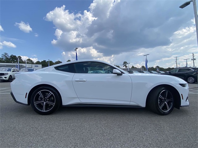 2025 Ford Mustang EcoBoost photo 7
