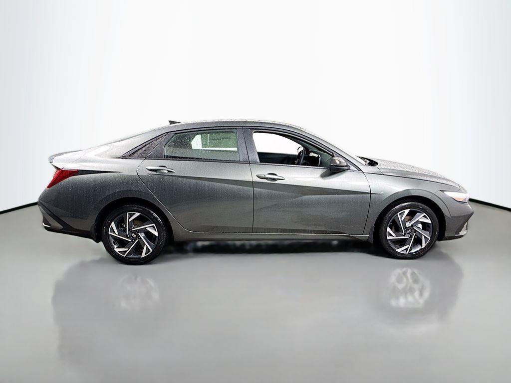 2025 Hyundai Elantra Hybrid SEL Sport photo 8