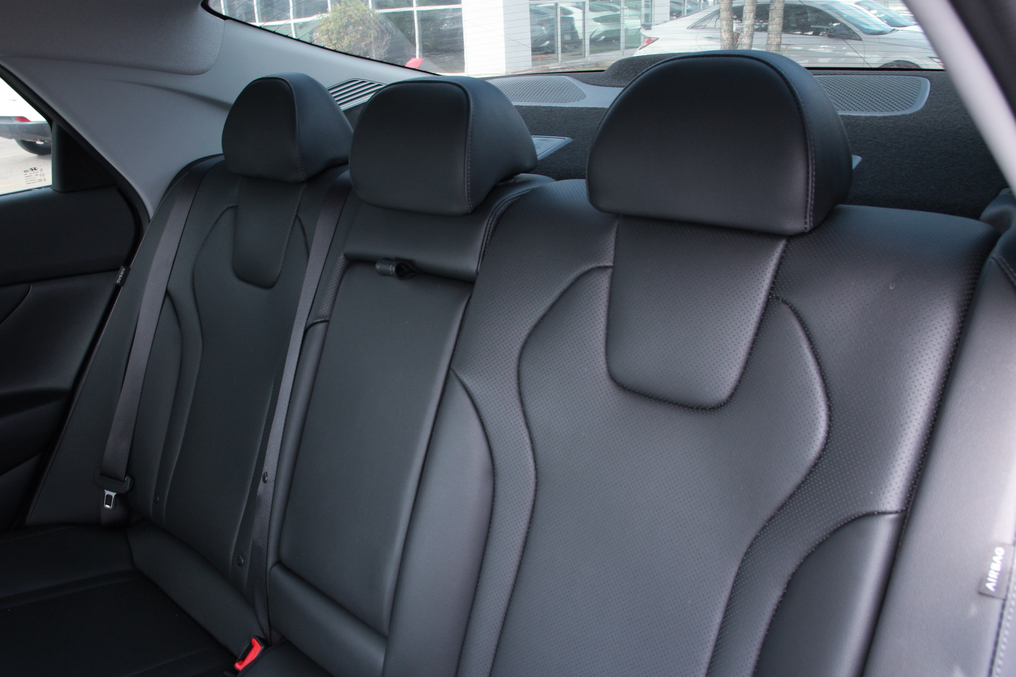 2025 Hyundai Elantra Limited photo 16
