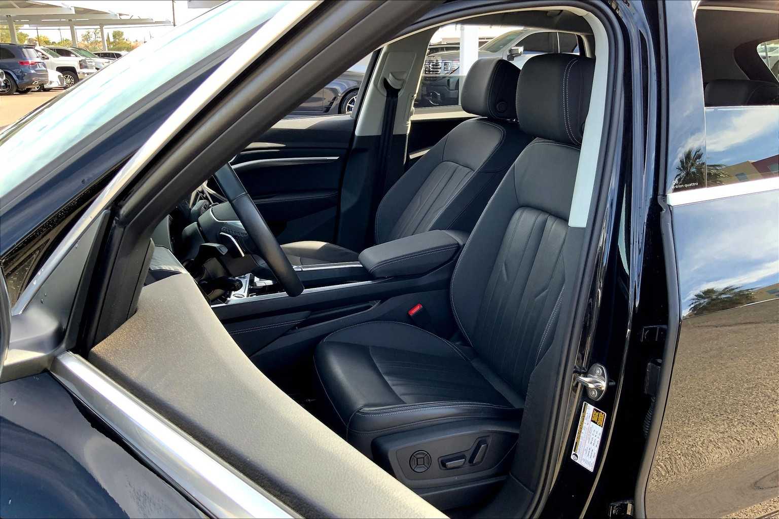 2024 Audi Q8 E-tron Premium Plus photo 4