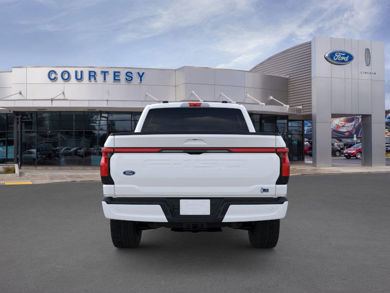 2025 Ford F-150 Lightning Lariat photo 5
