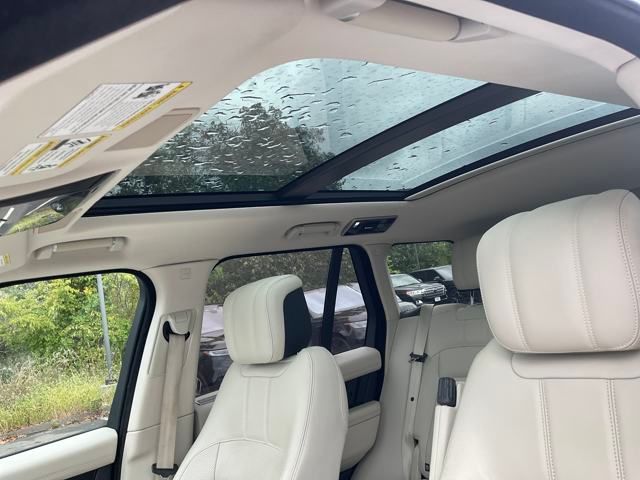 2020 Land Rover Range Rover HSE photo 22