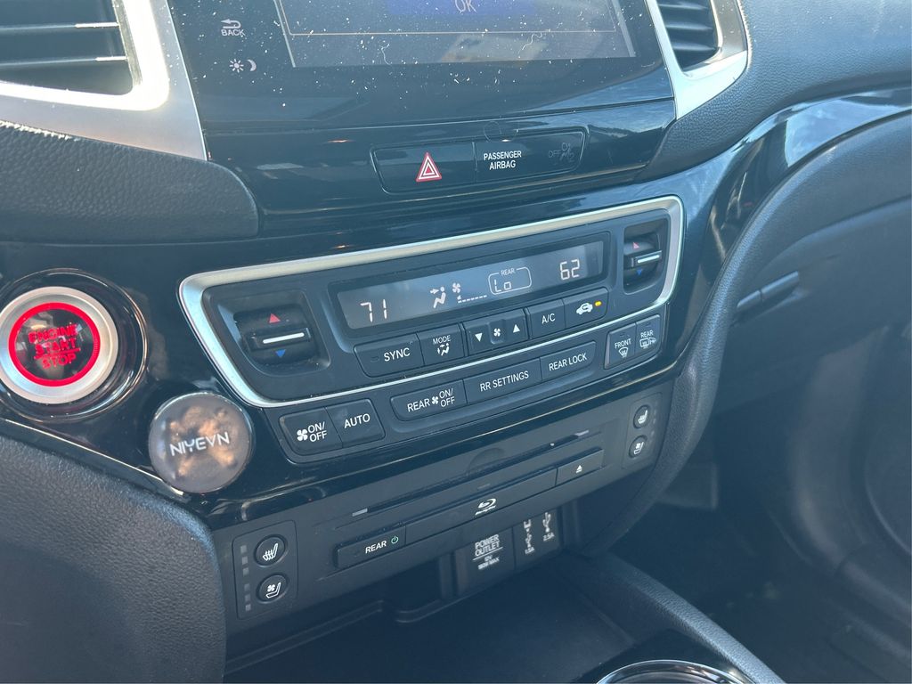 2017 Honda Pilot Elite photo 26