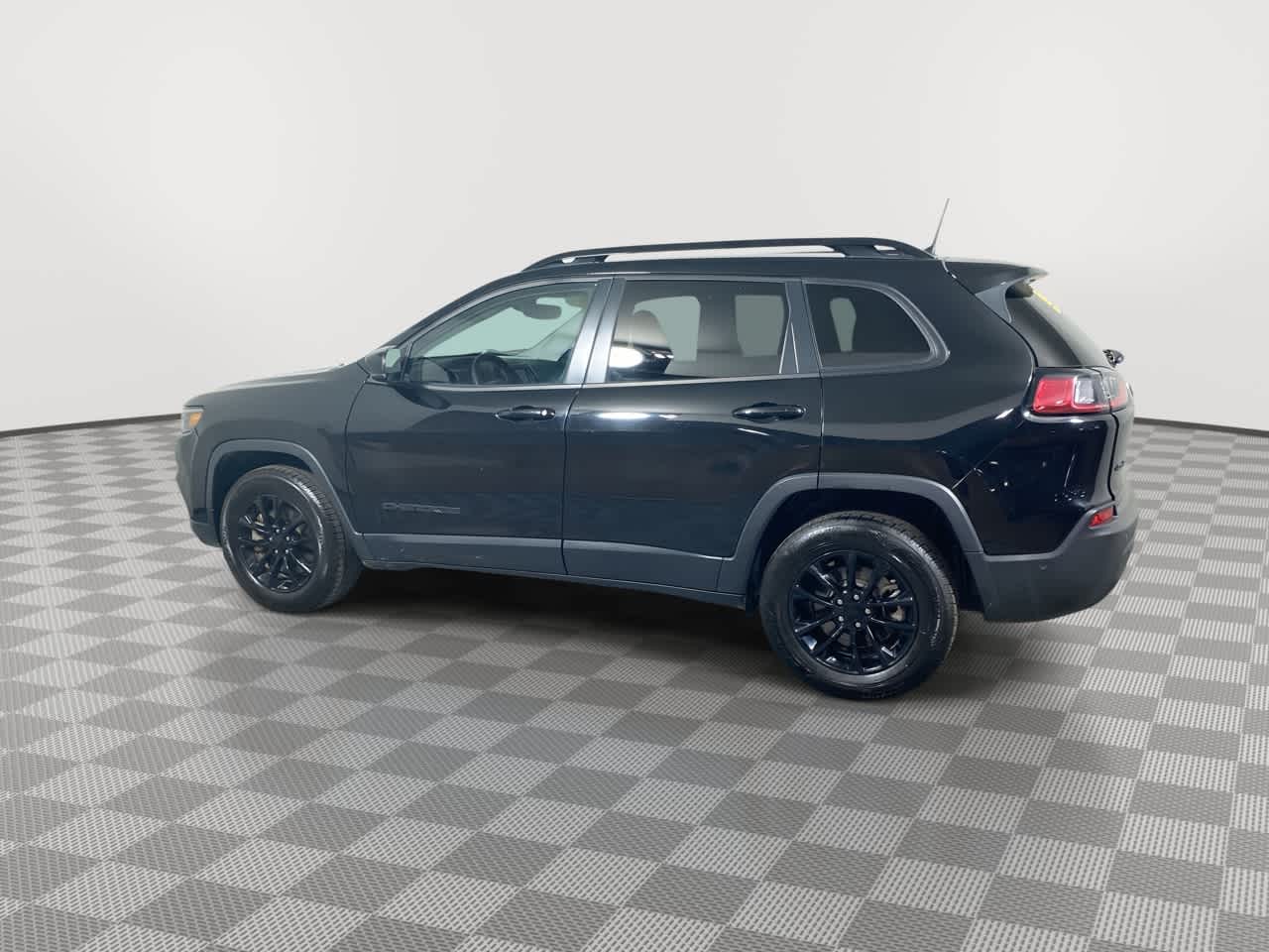 2023 Jeep Cherokee Altitude Lux photo 3