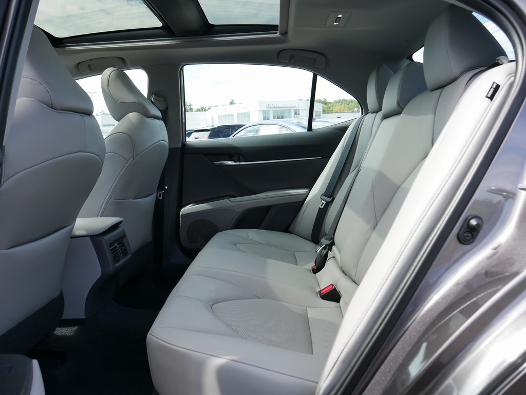 2021 Toyota Camry XLE photo 13