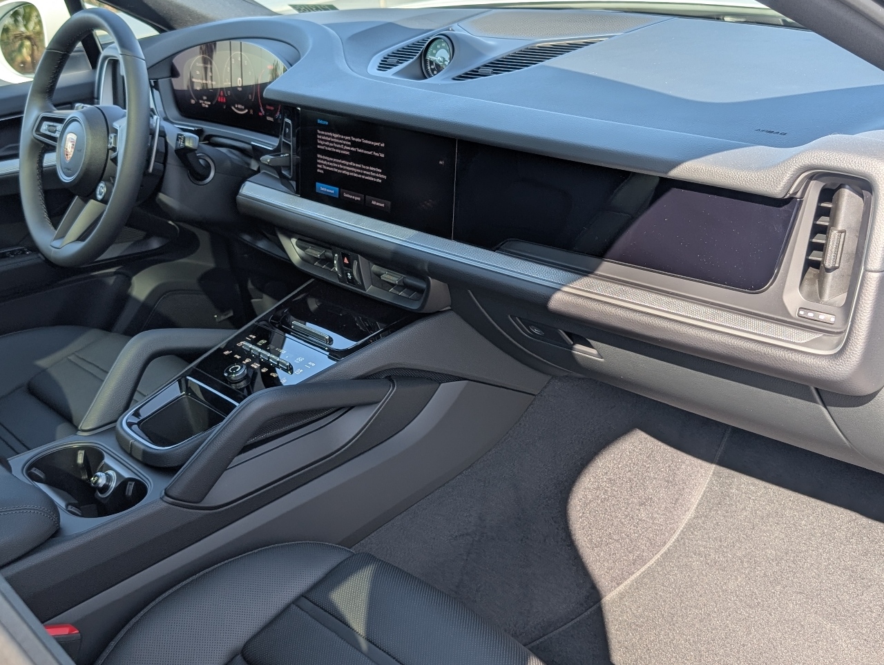 2025 Porsche Cayenne photo 13