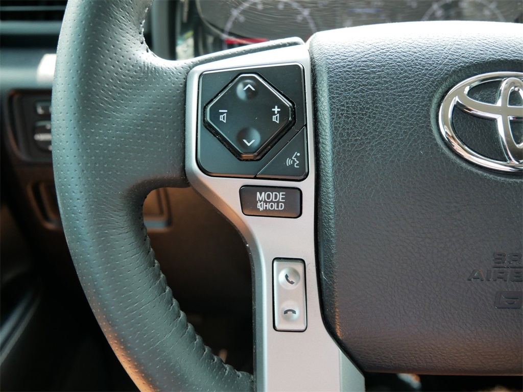 2020 Toyota 4Runner SR5 photo 22