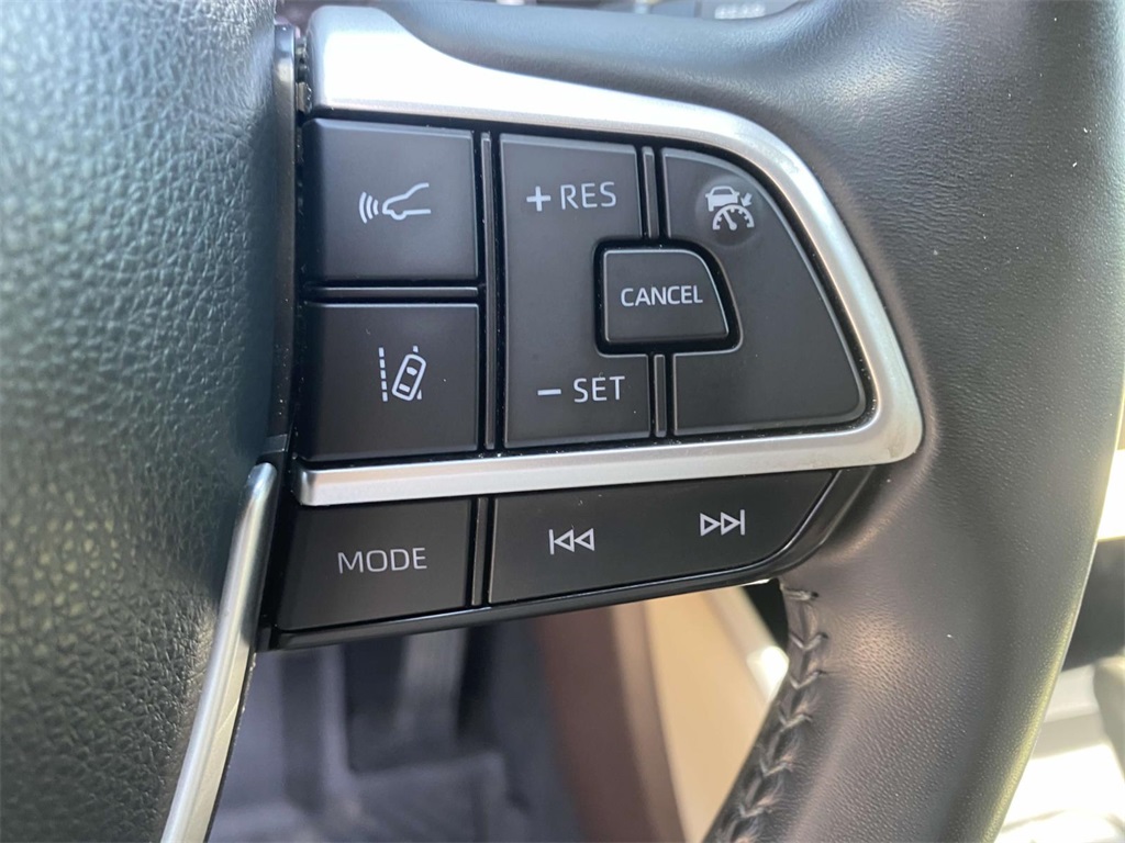 2022 Toyota Highlander XLE photo 24