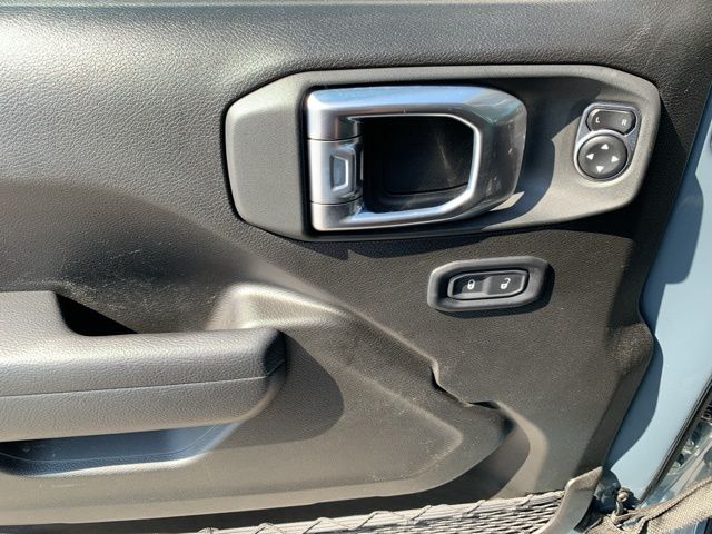 2024 Jeep Wrangler Rubicon photo 13