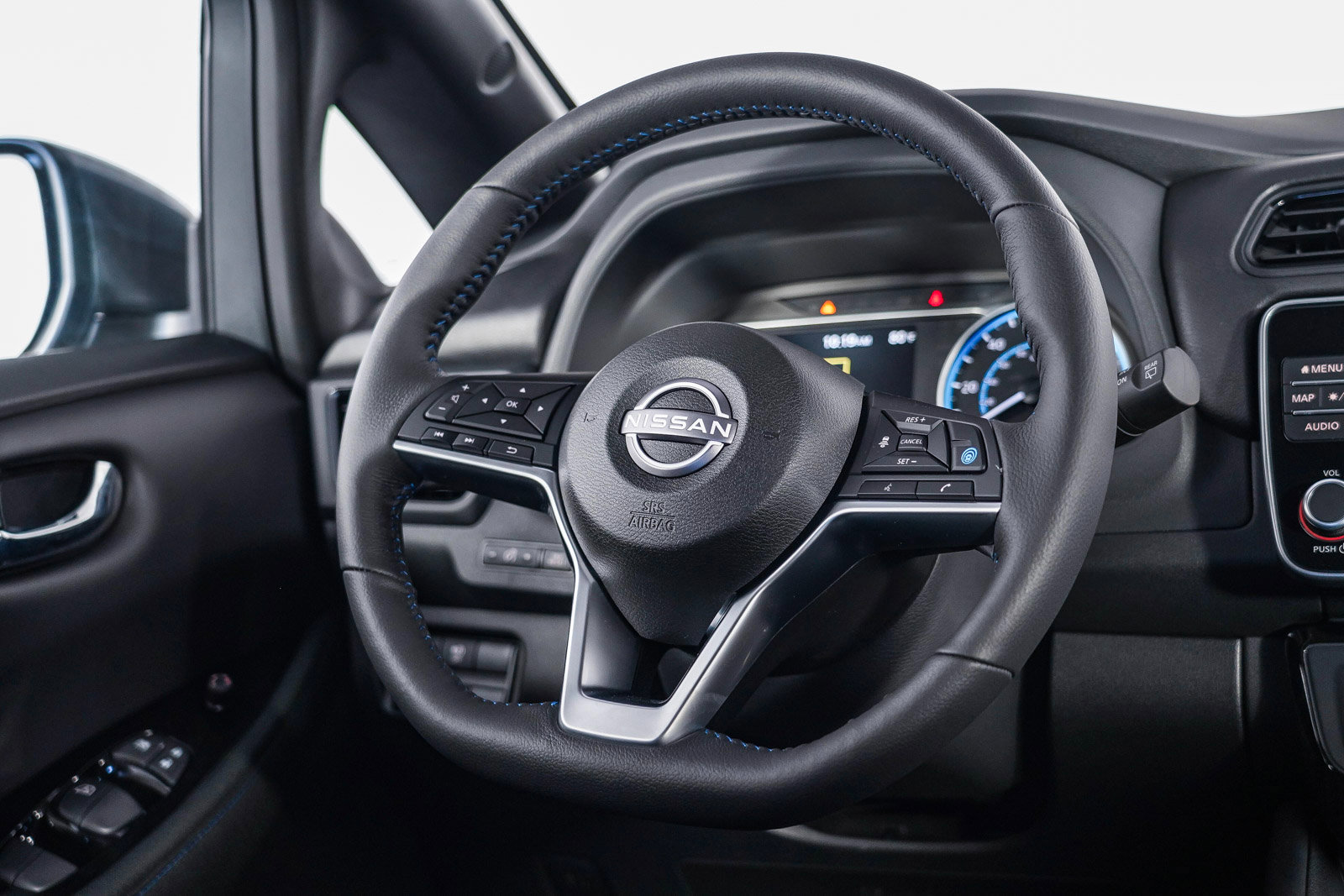 2025 Nissan Leaf SV Plus photo 17