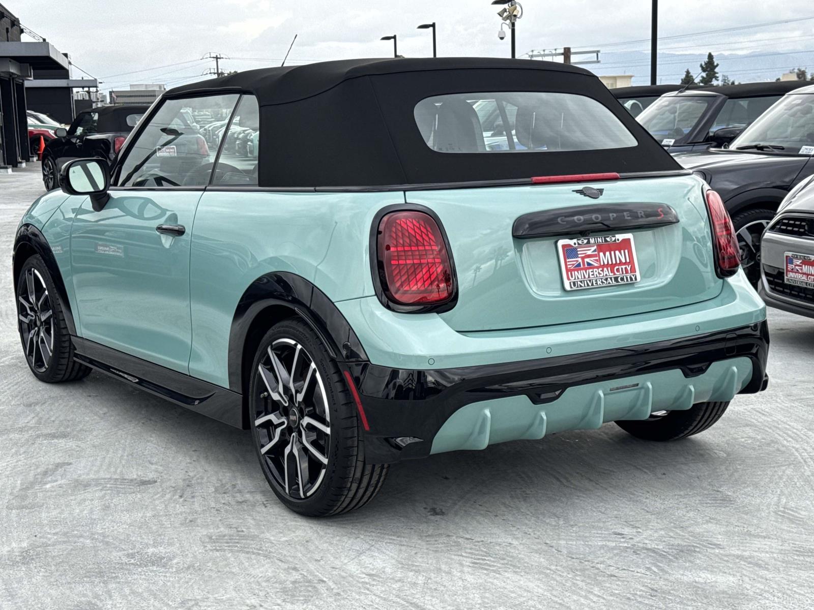 2026 Mini Cooper Convertible Iconic photo 3