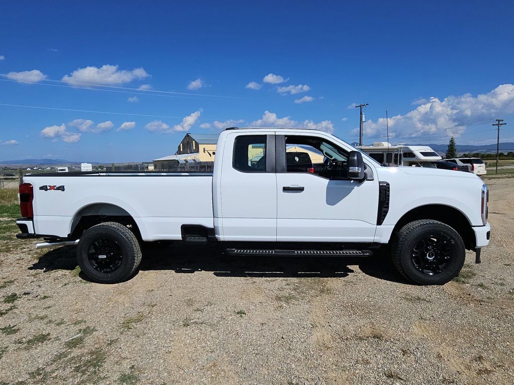 2025 Ford F-350 photo 11