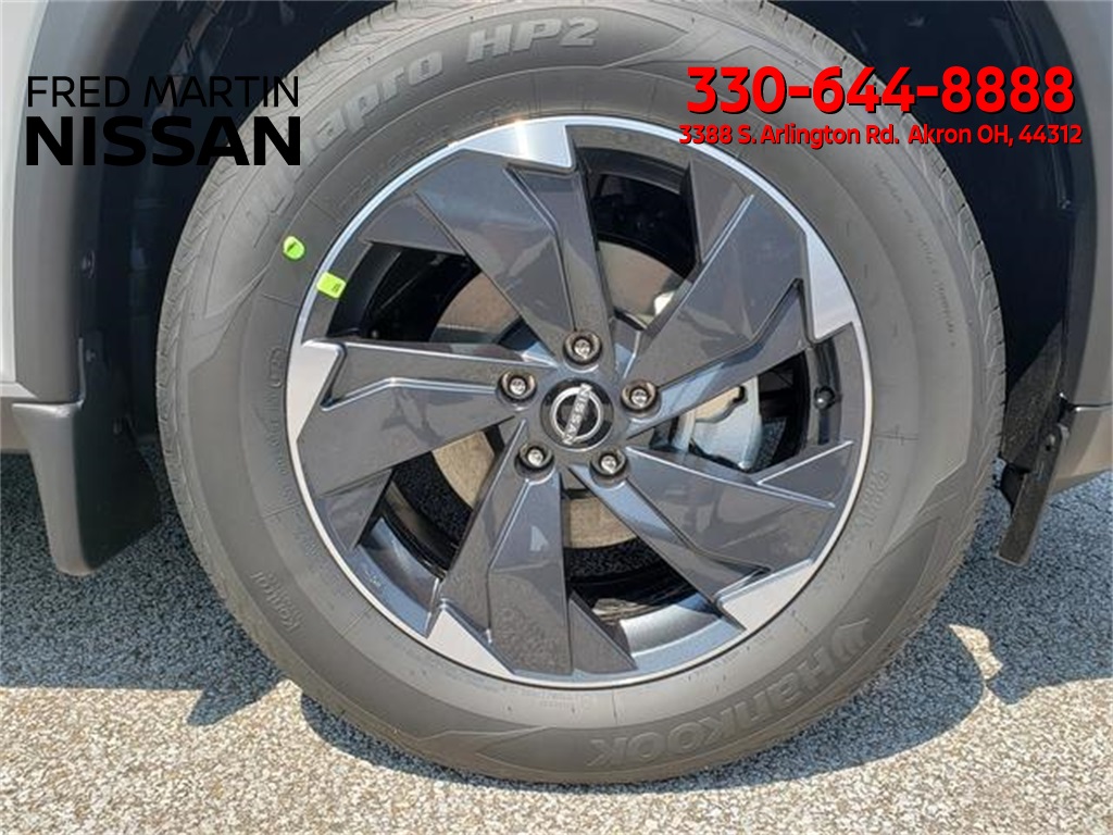 2025 Nissan Rogue SV photo 25