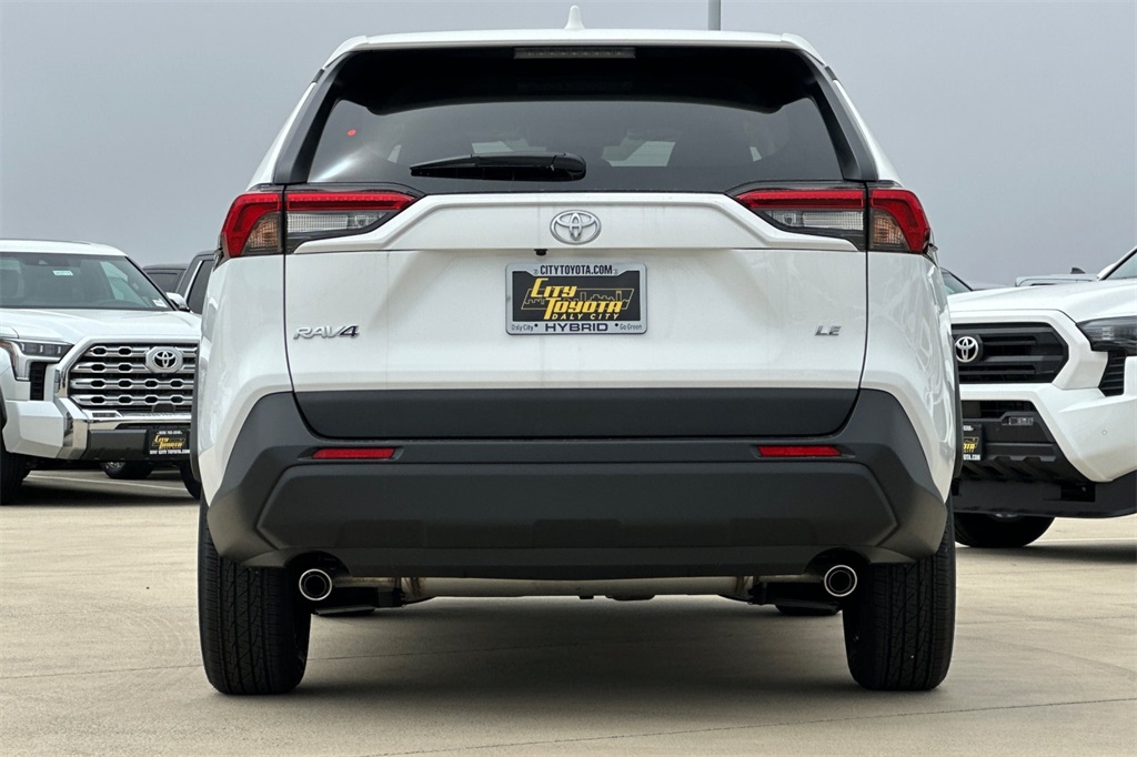 2025 Toyota RAV4 LE photo 4