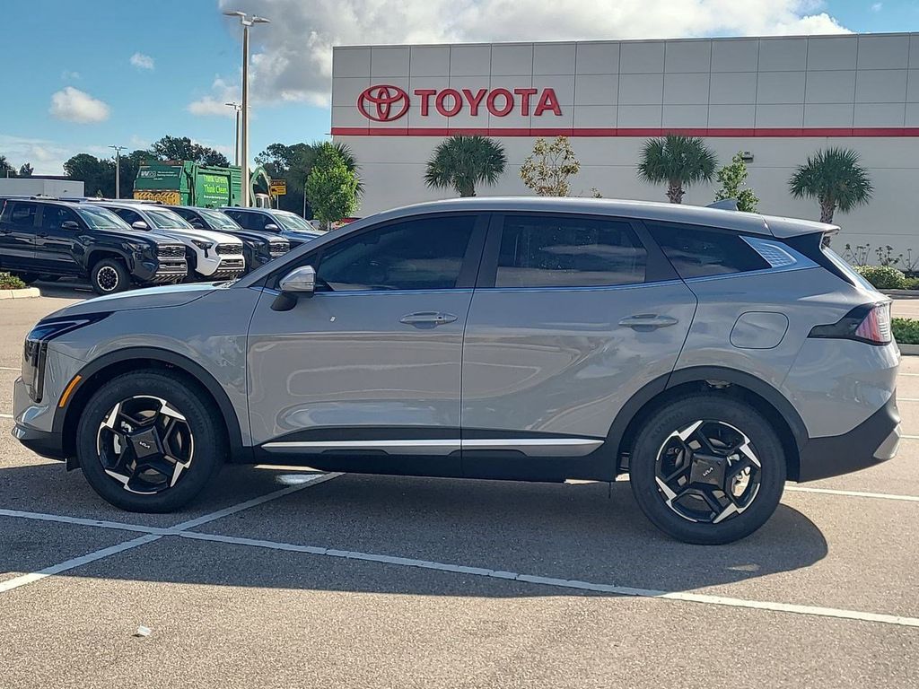2026 Kia Sportage EX photo 7