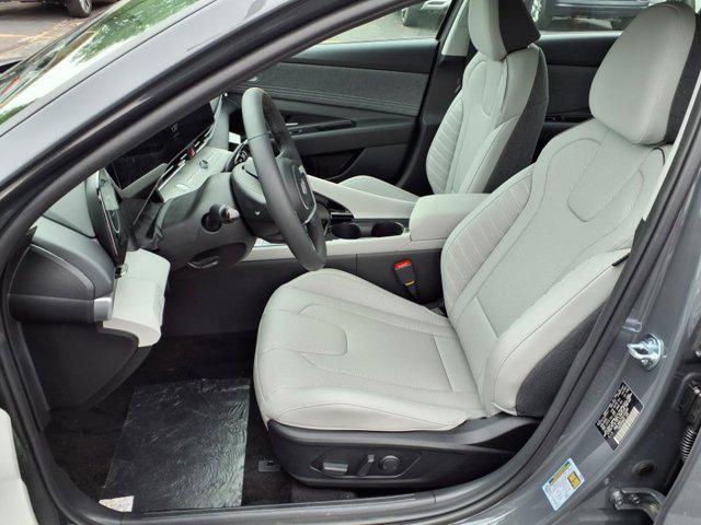2025 Hyundai Elantra Hybrid Limited photo 4