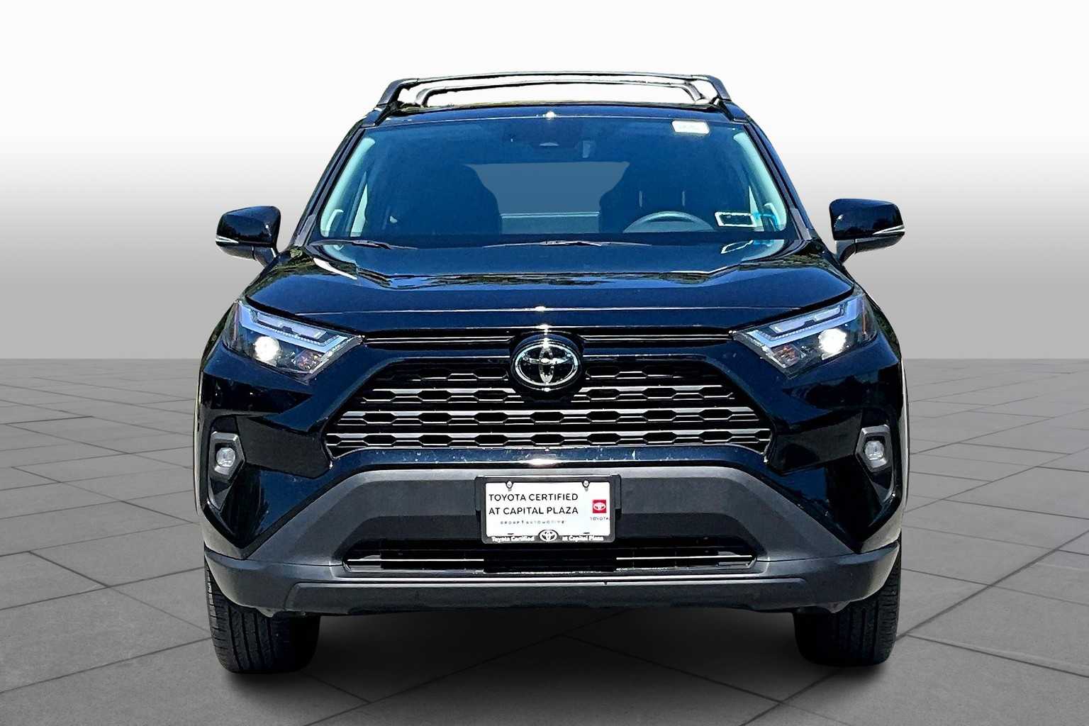 2023 Toyota RAV4 XLE Premium photo 3