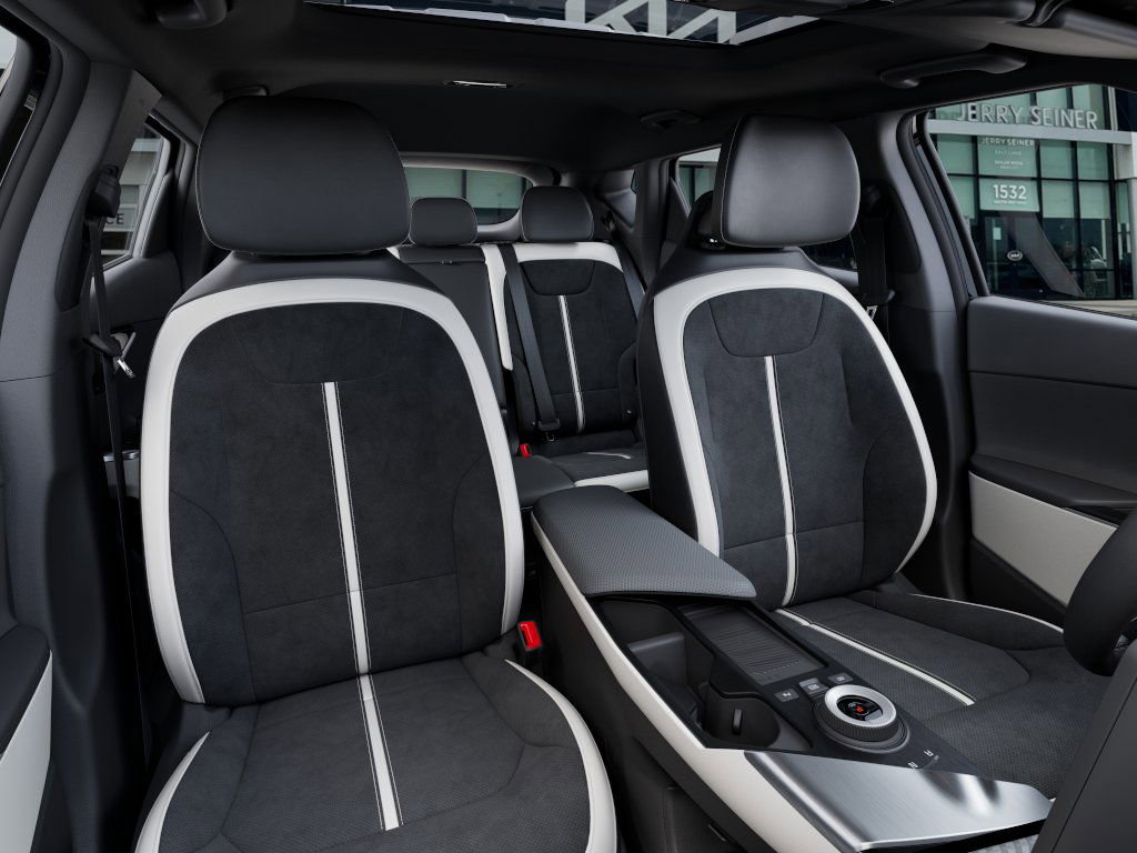 2025 Kia EV6 GT-Line photo 7