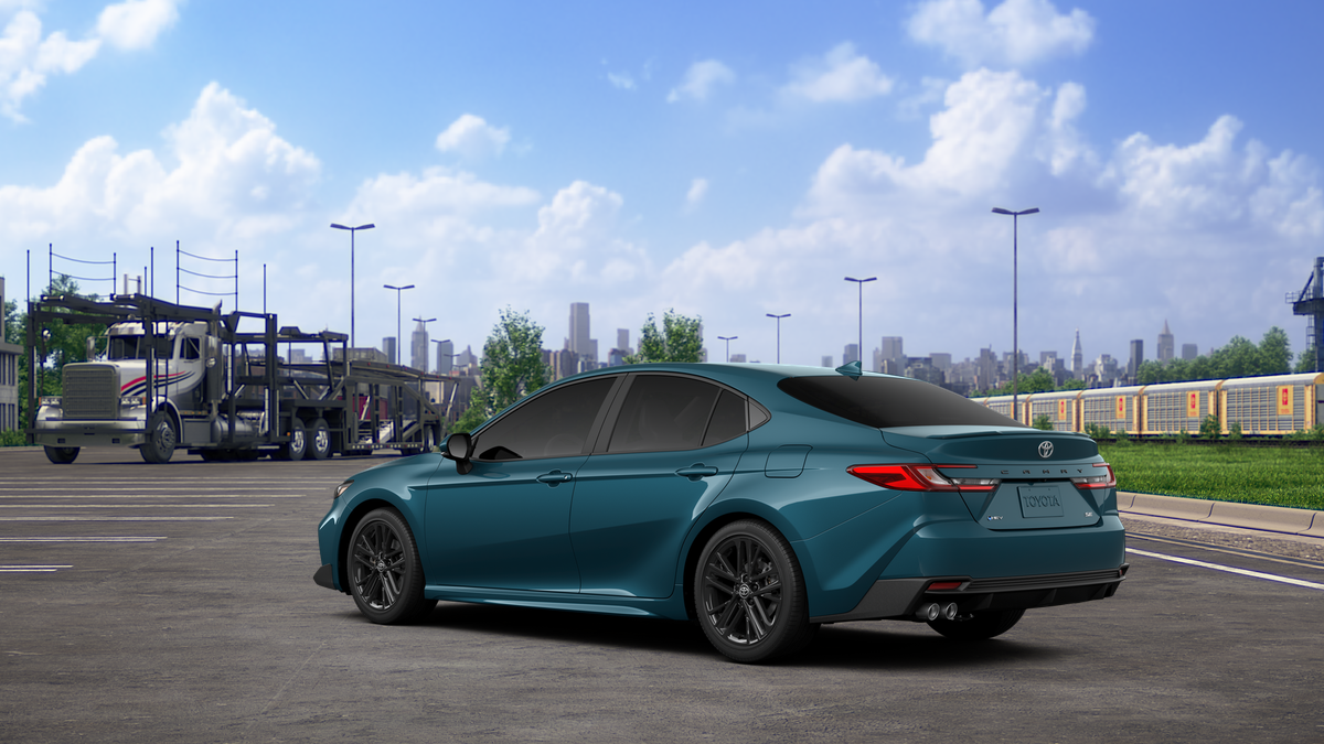 2025 Toyota Camry SE photo 4