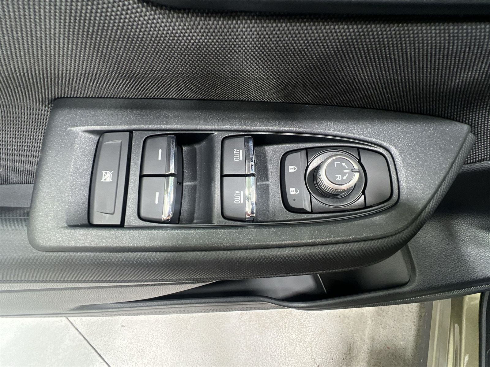 2025 Subaru Forester Premium photo 13