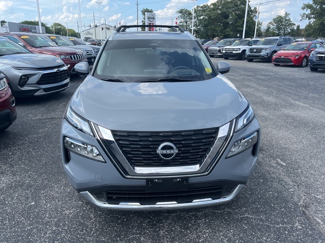 2023 Nissan Rogue Platinum photo 2